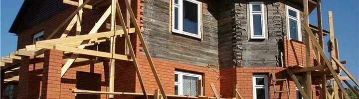 Как обложить деревянный дом кирпичом. Каркасник облицованный кирпичом. Как обложить деревянный дом кирпичом. Облицовка деревянного дома снаружи кирпичом. Обложить деревянный дом кирпичом.