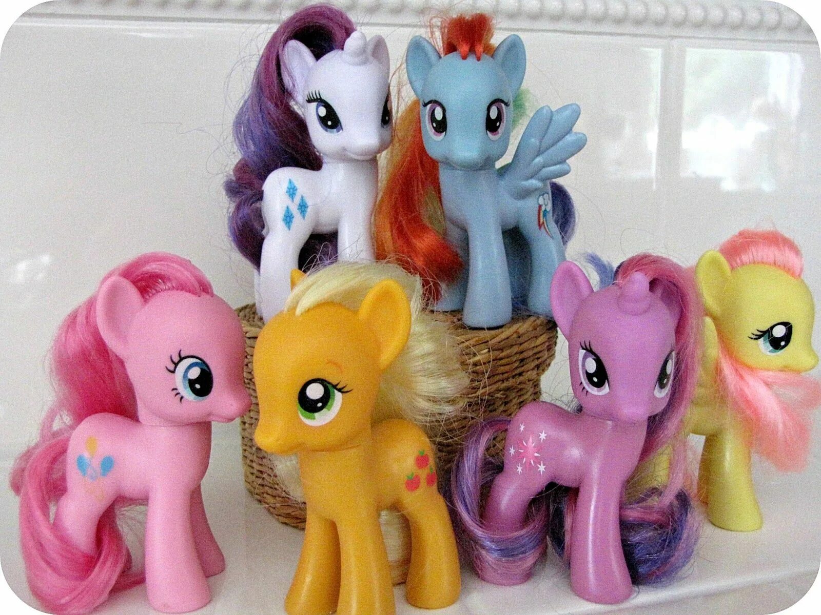 My little pony фото. Пони игрушки. Игрушечные пони. Пони игрушки имена. Лошадки пони названия.