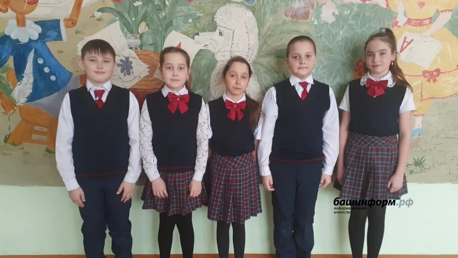 1 сентября 2023 форма. 1 сентября 2023 форма. 1 сентября 2023 форма. Школьная форма для первоклассников. Школа первый класс.