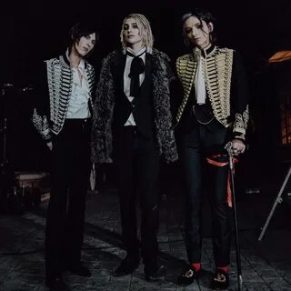Palaye royale dead to me перевод