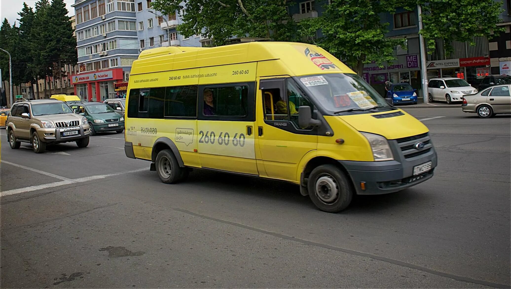 Маршрутное такси улан. Маршрутное такси. Микроавтобус маршрутное такси. Маршрутка такси. Такси микроавтобус.