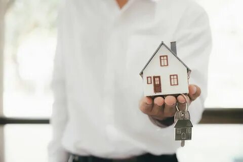 Стоит ли сейчас покупать квартиру