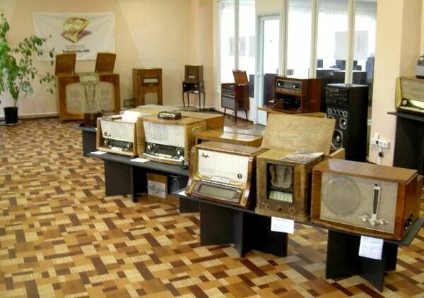 Схема радиоприемника верютина юность 202. Радиотехника 20 века виртуальный музей. Виртуальный музей справочник отечественная радиотехника 20 века. Радиола сириус 316. Виртуальный музей справочник отечественная радиотехника 20 века.