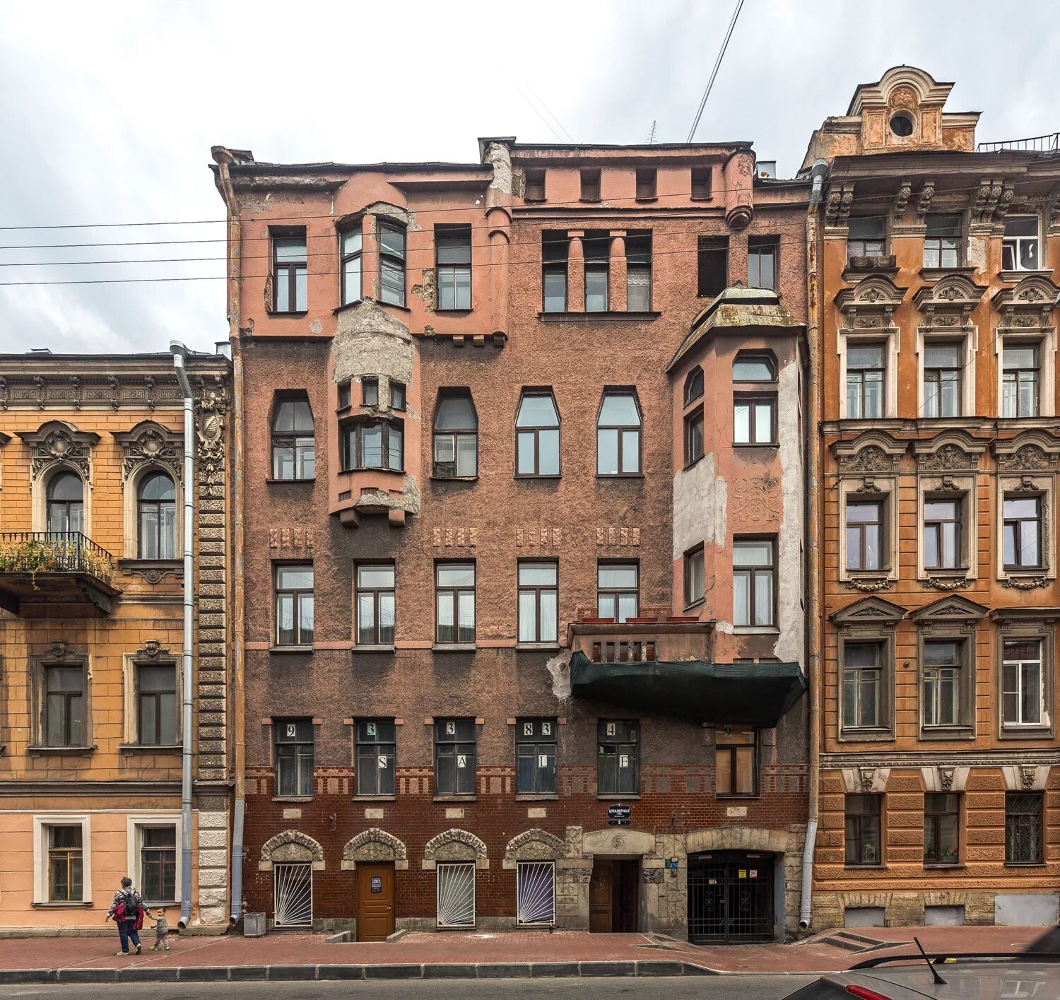 Поврежденный дом в санкт петербурге. Архитектура Питер доходный дом Жевержеева. Доходный дом Корзинина Санкт-Петербург. Доходный дом Алексеева Санкт-Петербург. Доходный дом о.н. Рукавишниковой Санкт-Петербург.