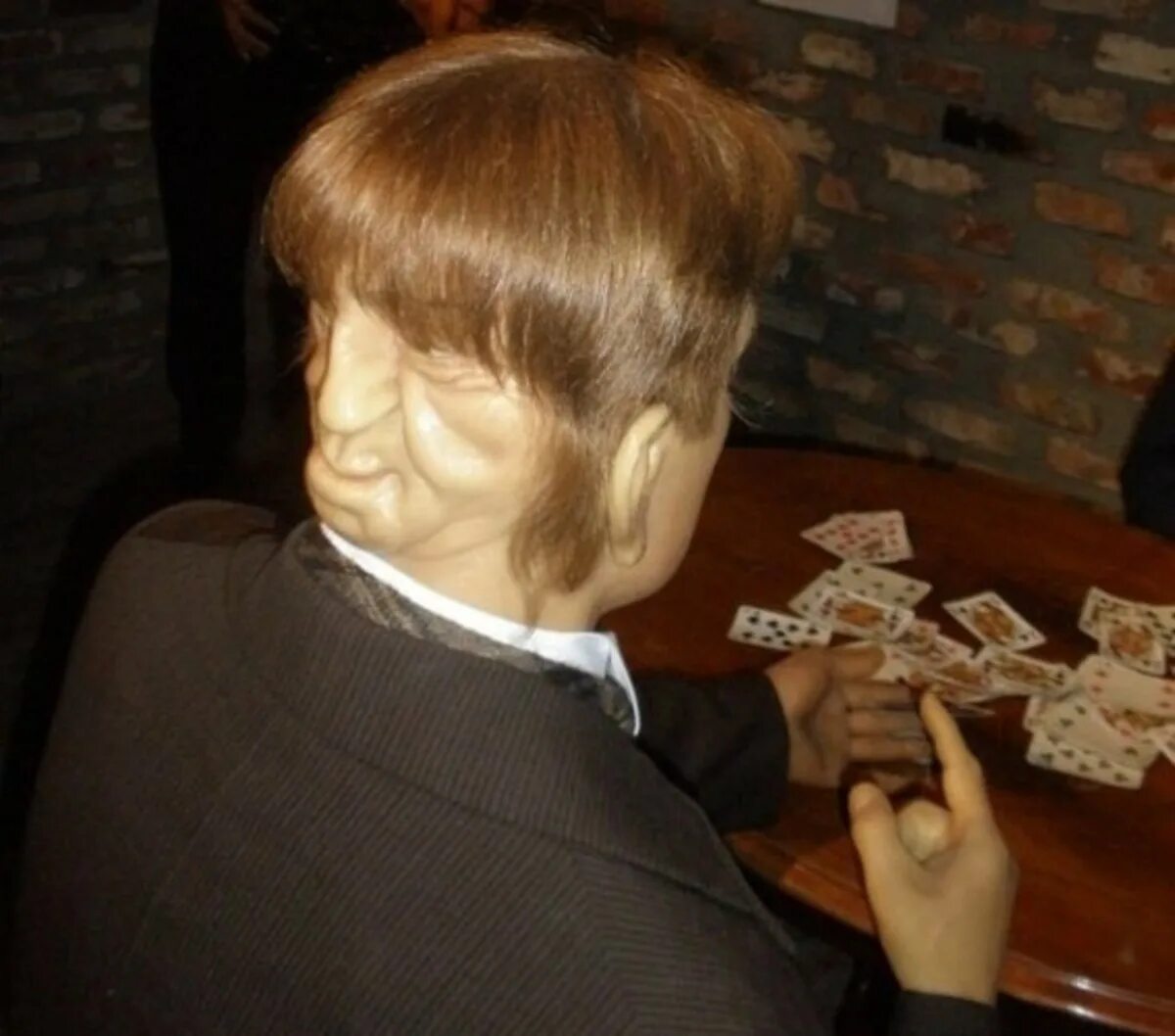 Сижу второе лицо