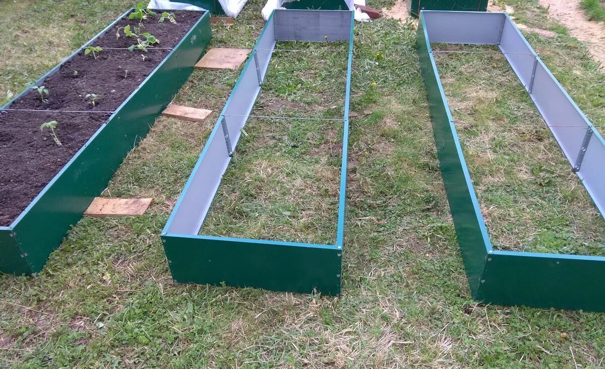 Грядка пирамида для клубники. Высокие грядки. Удачная грядка. Высокая грядка благо. Красивые грядки.