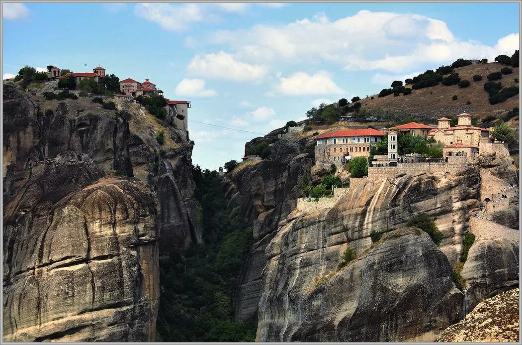 Монастырь варлаама метеоры. Преображенский монастырь (великий метеор) греция. Метеоры монастырь св. Монастырь варлаама греция. Монастырь святого варлаама в метеорах внутри.