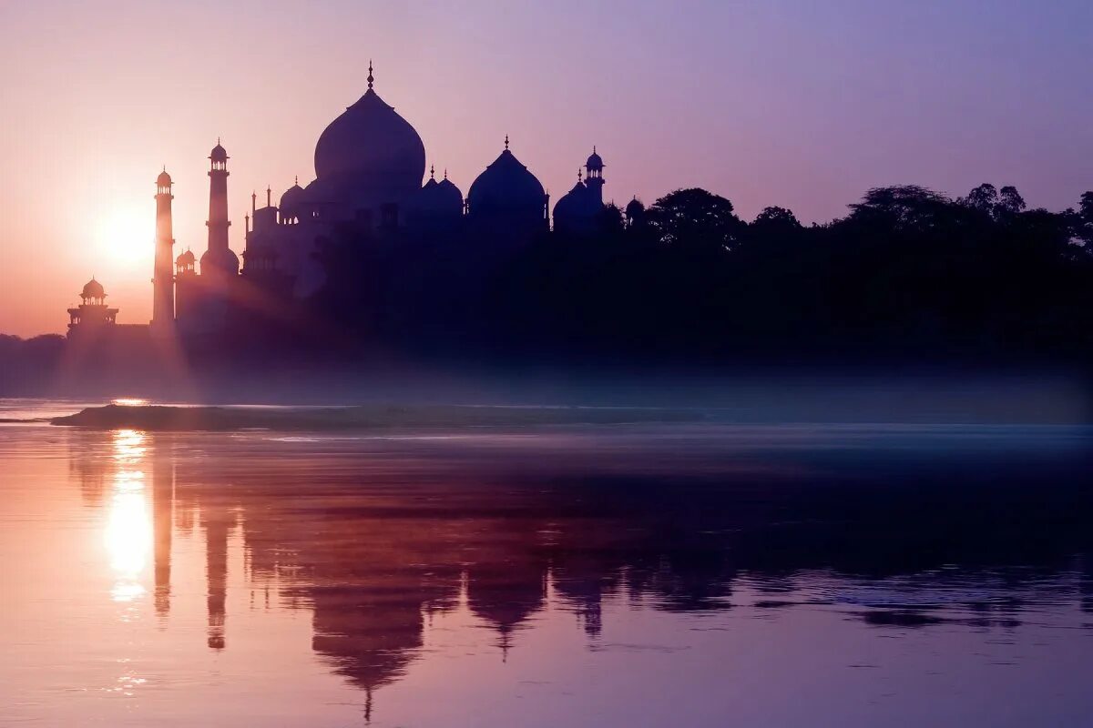 Мечеть имама в исфахане иран. Восточный пейзаж. Насир оль мольк. Мечеть насир-ол молк мечети ирана. Нурул иман дворец.