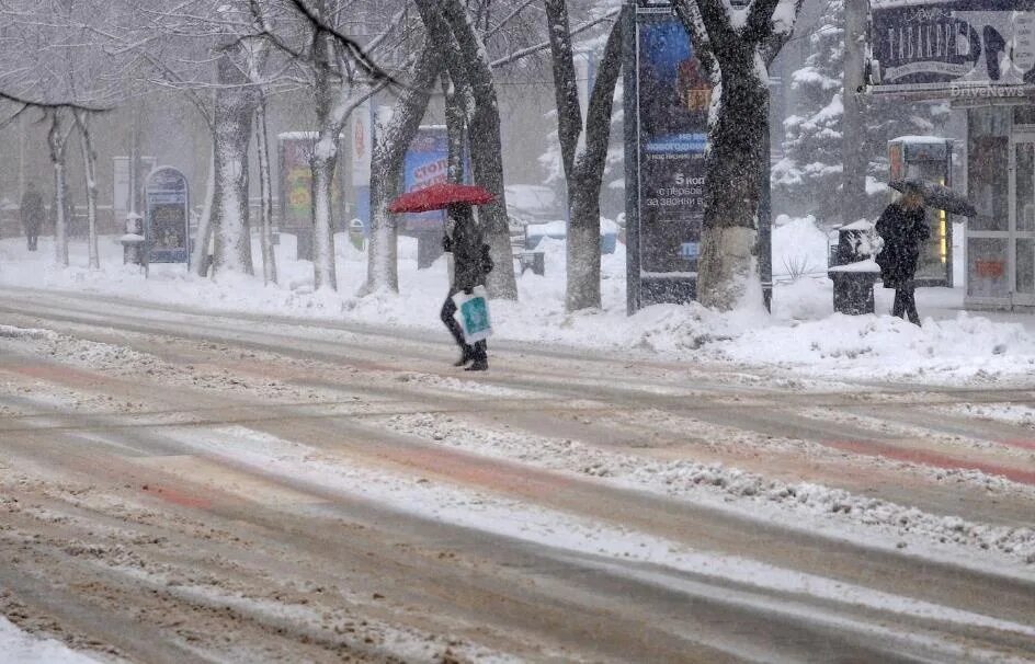 Снег в Краснодаре. Краснодар зимой. Зима в Краснодарском крае. Снегопад в Краснодаре. Погода краснодар снег