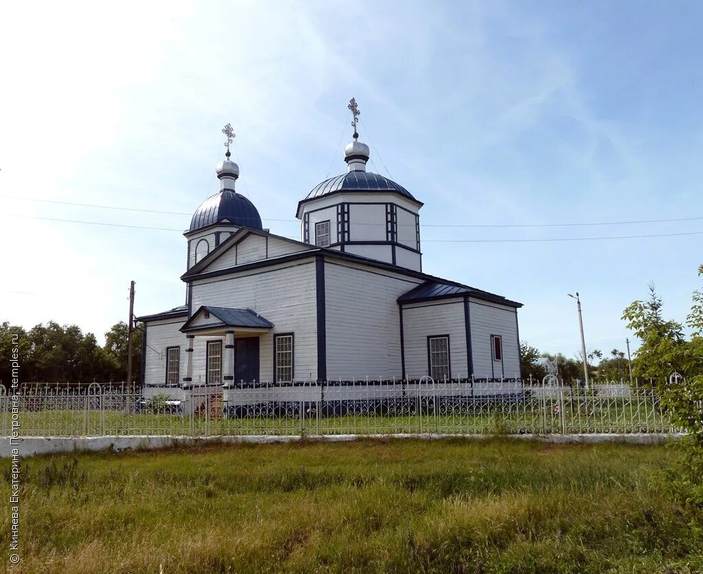 церковь архангела михаила малая малышевка. храм в малой малышевке кинельского района. малая малышевка самарская область храм. церковь село малая малышевка. село малая малышевка кинельский район.