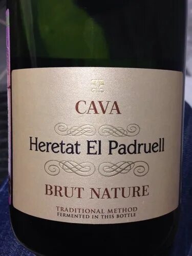 Cava шампанское пятерочка. Шампанское cava heretat. 375л. 75л. Шампанское cava semi seco.