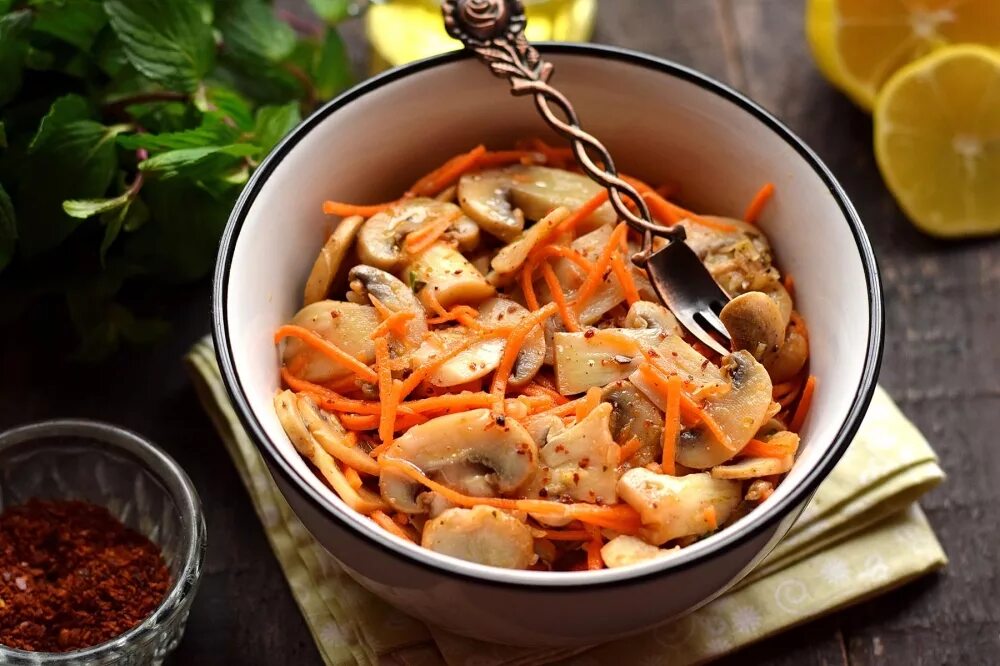 Шампиньоны с морковкой рецепт. Острые шампиньоны по-корейски. Шампиньоны с морковкой рецепт. Шампиньоны маринованные по корейски. Шампиньоны с морковкой рецепт.