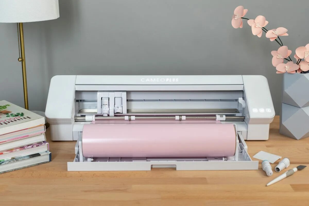 Плоттер камео. Плоттер камео 4. плоттер silhouette cameo. режущий плоттер silhouette cameo 4. режущий плоттер silhouette cameo 3.