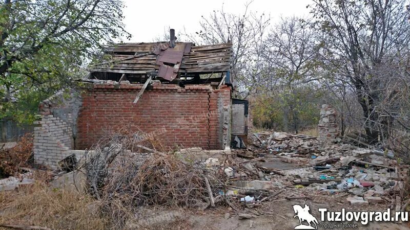 Заброшенные здания в Новочеркасске. Заброшка пожарка Новочеркасск. Заброшка в Одинцово сгоревший дом. Шахты в Новочеркасске заброшенный. Новочеркасск сгорела