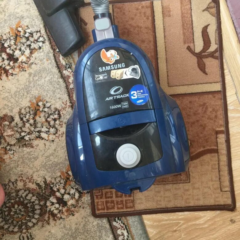 Пылесос самсунг 1600. Samsung 1600w бежевый. Пылесос samsung 1600w. Пылесос samsung 1600w труба. Пылесос самсунг 1600w.