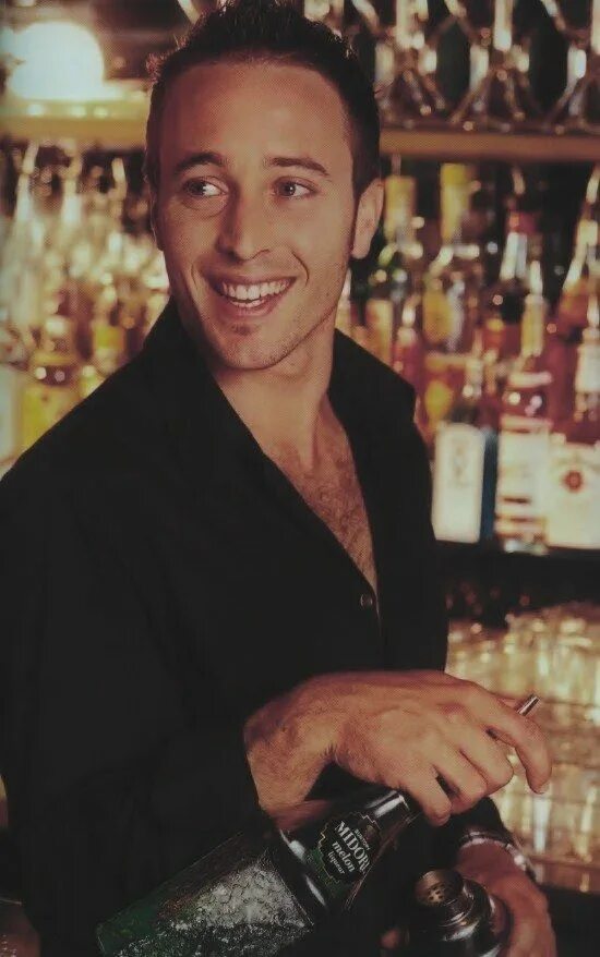 Alex old. Доктор александр элдер трейдинг первые. Alex old. Стрижка хипстер для подростка. Алекс о’локлин.