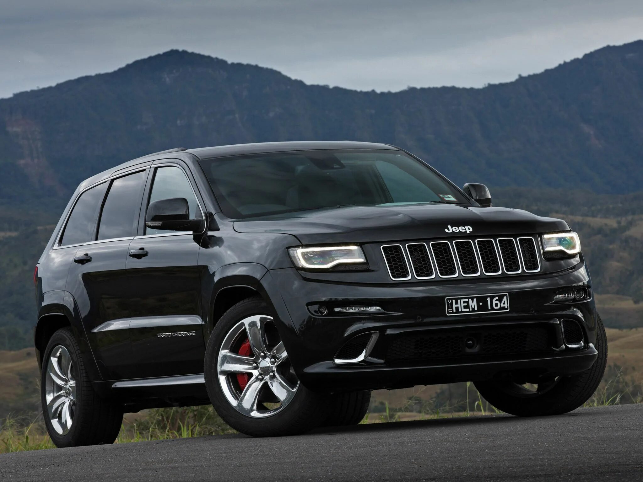 Новые модели джипов. Jeep Grand Cherokee 2013 новый. Jeep Grand Cherokee 2017. Jeep Grand Cherokee wk2 2018. Jeep Jeep Grand Cherokee.