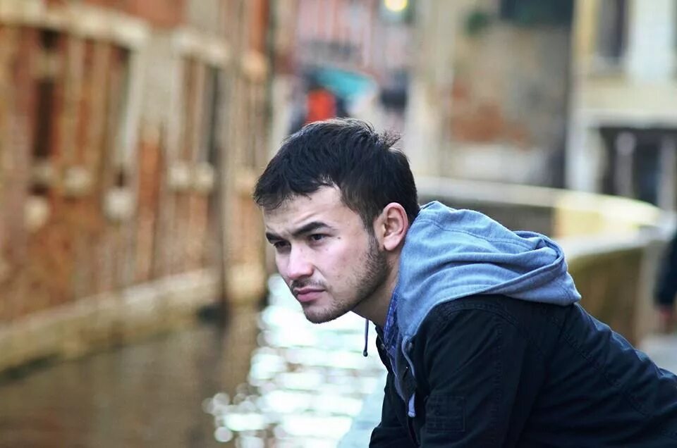 Средняя азия люди. Таджикские парни. Уйгур дуппи. Красивые парни из узбекистана. Фотопортреты узбеков.