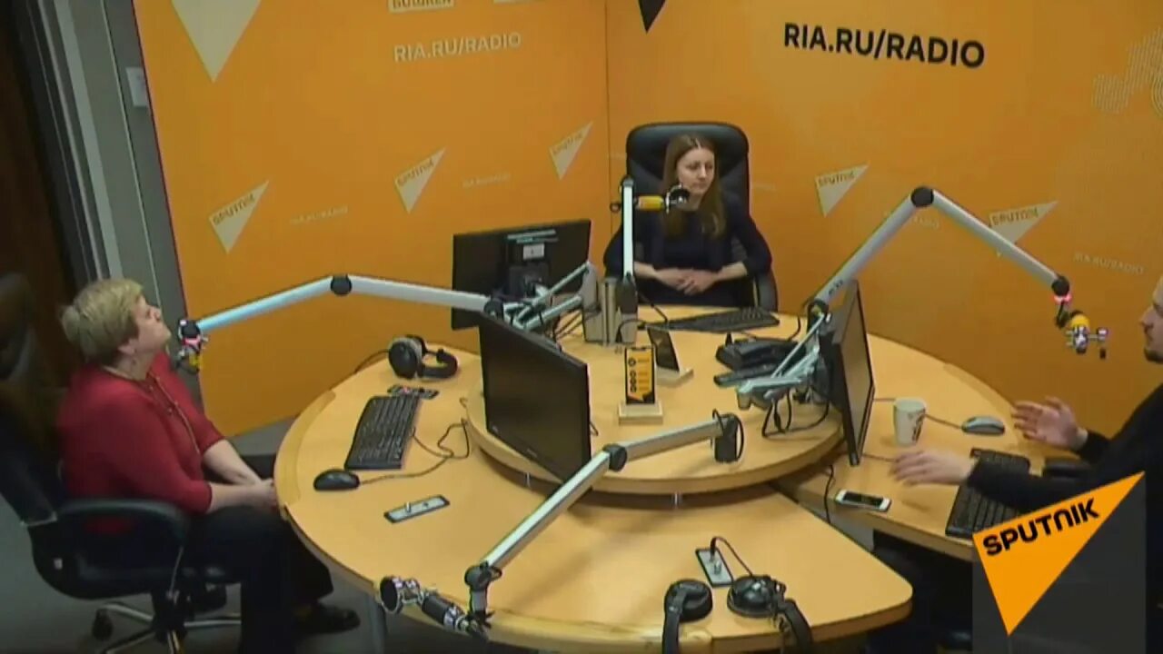 Радио спутник архив. Радио спутник спб. Ведущие радиостанции спутник. Радио спутник журналисты. Радио спутник архив.