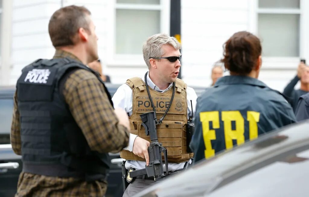 Оперативник фбр. Тюремная форма сша. Пожизненный срок это сколько. Почему в америке несколько пожизненных. Тюрьма эльдорадо.