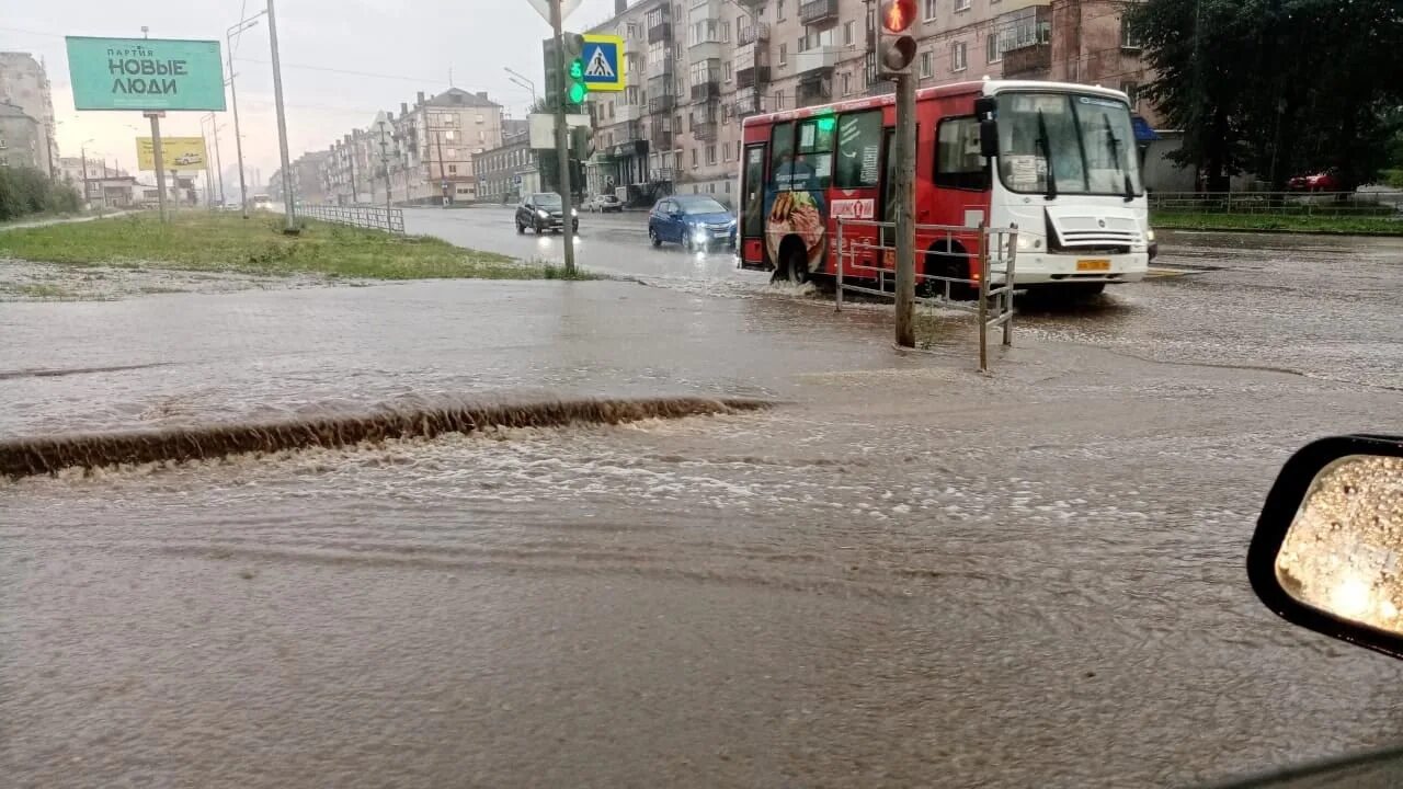 Прогноз на сегодня нижнем тагиле. Потоп в Нижнем Тагиле 2021. Нижний Тагил затопило. Потоп в Нижнем Тагиле. Нижний Тагил 3 июля 2021 гроза.