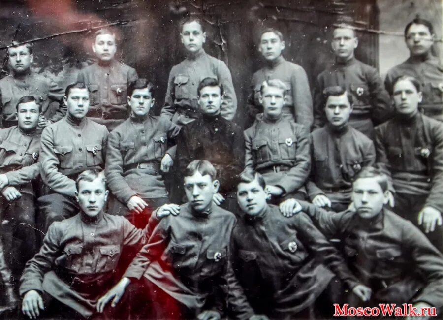 школа красных командиров. пулеметные курсы в кремле. щорс красный командир. школа красных командиров вцик кремль. николай александрович щорс.