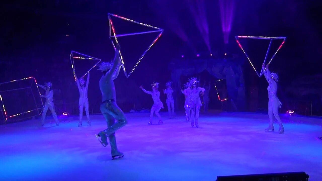Цирк на льду. Цирк на льду Айсберг.