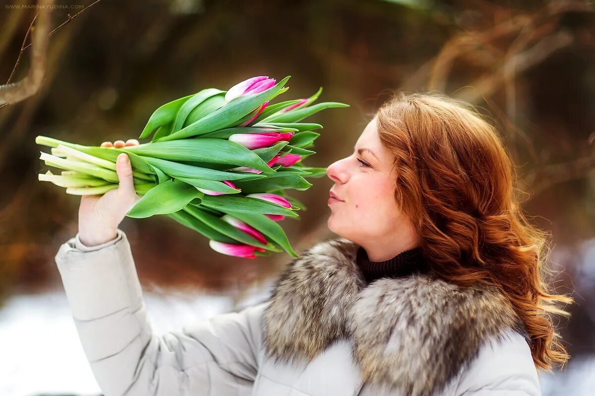 Весенний запах. Весенняя девушка. День победы запахи весны. Весенний запах. Аромат весны.