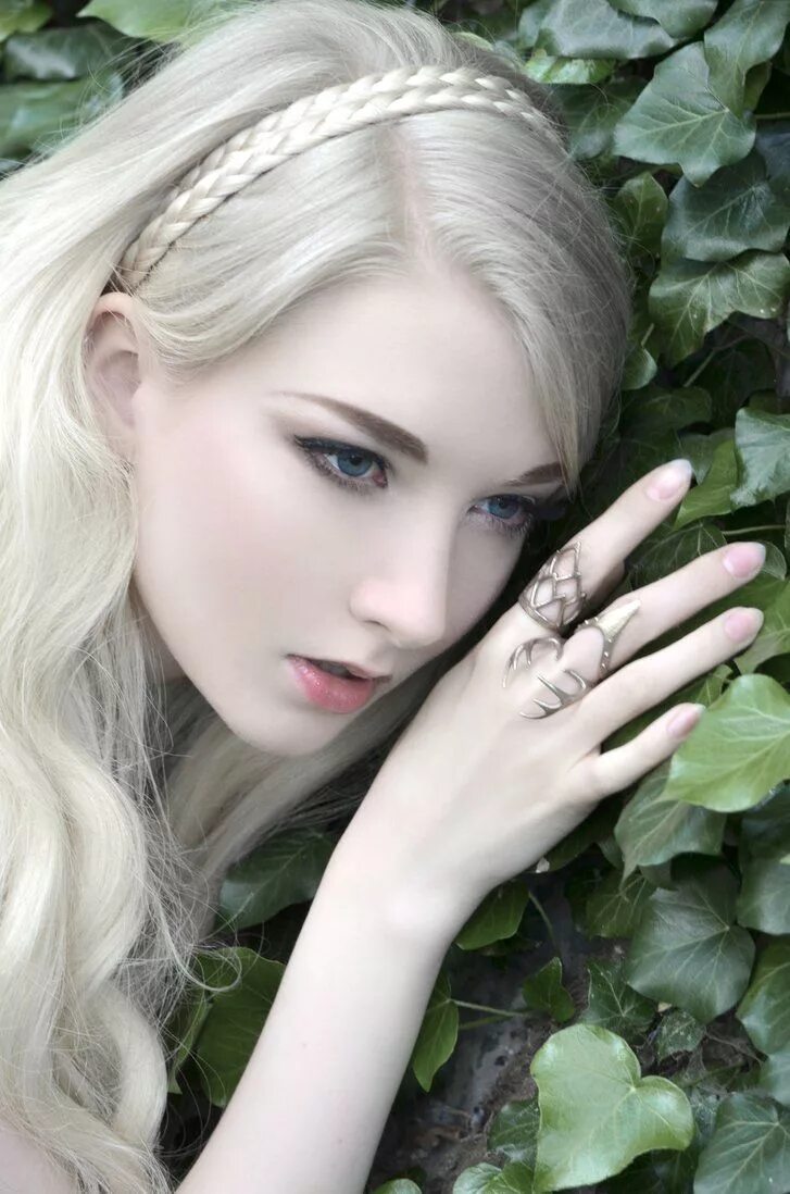 Анастасия жидкова модель альбинос. Анастасия жидкова модель альбинос. Девушки с белой кожей. Rosie crawford альбинос. Сандра альбинос.