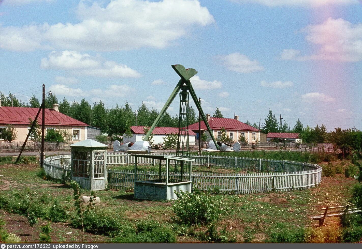 Совхоз без хозяина. Совхоз ссср. аттракционы в красном селе. село красное краснодарский край.