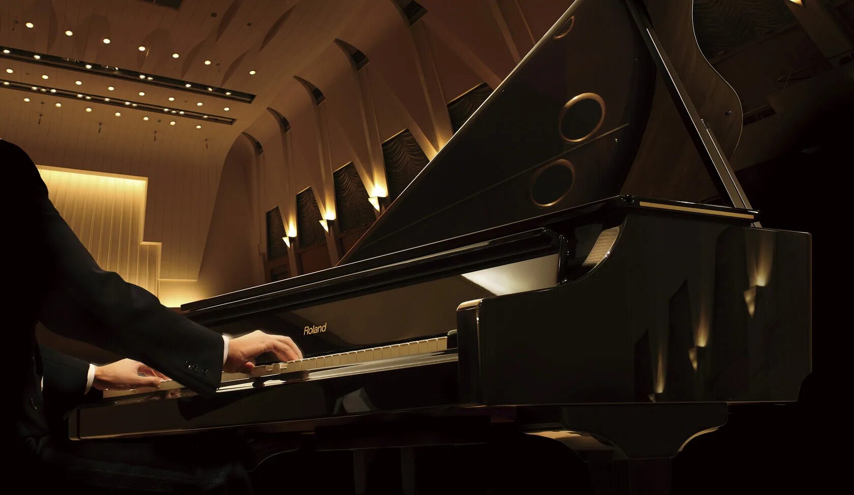 Музыкант рояль. Аккомпаниатор-концертмейстер. roland grand piano. московская консерватория рояль стейнвей. roland рояль концертный.