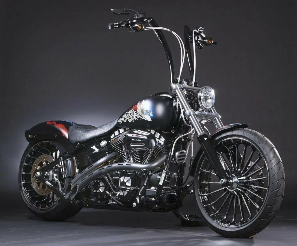 Harley softail breakout. Запчасти для мотоциклов регулмото электроприбор. Ренегат мото. Gaokin thor gk 1000. Харлей софтейл чоппер.