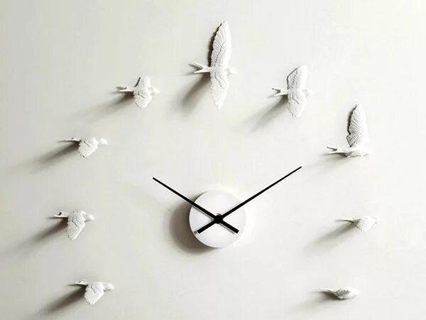 Тематический парк студии часы птицы. Креативные настенные часы swallow x Clock от Haoshi Design. Часы swallow x от Haoshi. Дизайнерские часы с птичками. Часы с улетающими птицами.