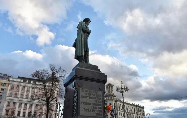 Памятник а с пушкину в москве. А М Опекушин памятник Пушкину. Памятник а. с. Пушкину (Москва, Пушкинская площадь). Памятник Пушкину в Москве на Тверском бульваре. Памятник Пушкину на Пушкинской площади.