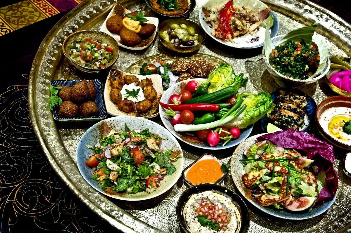 Мезе на Кипре. Кипр кухня мезе. Мезе турецкая кухня. Мясное мезе на Кипре