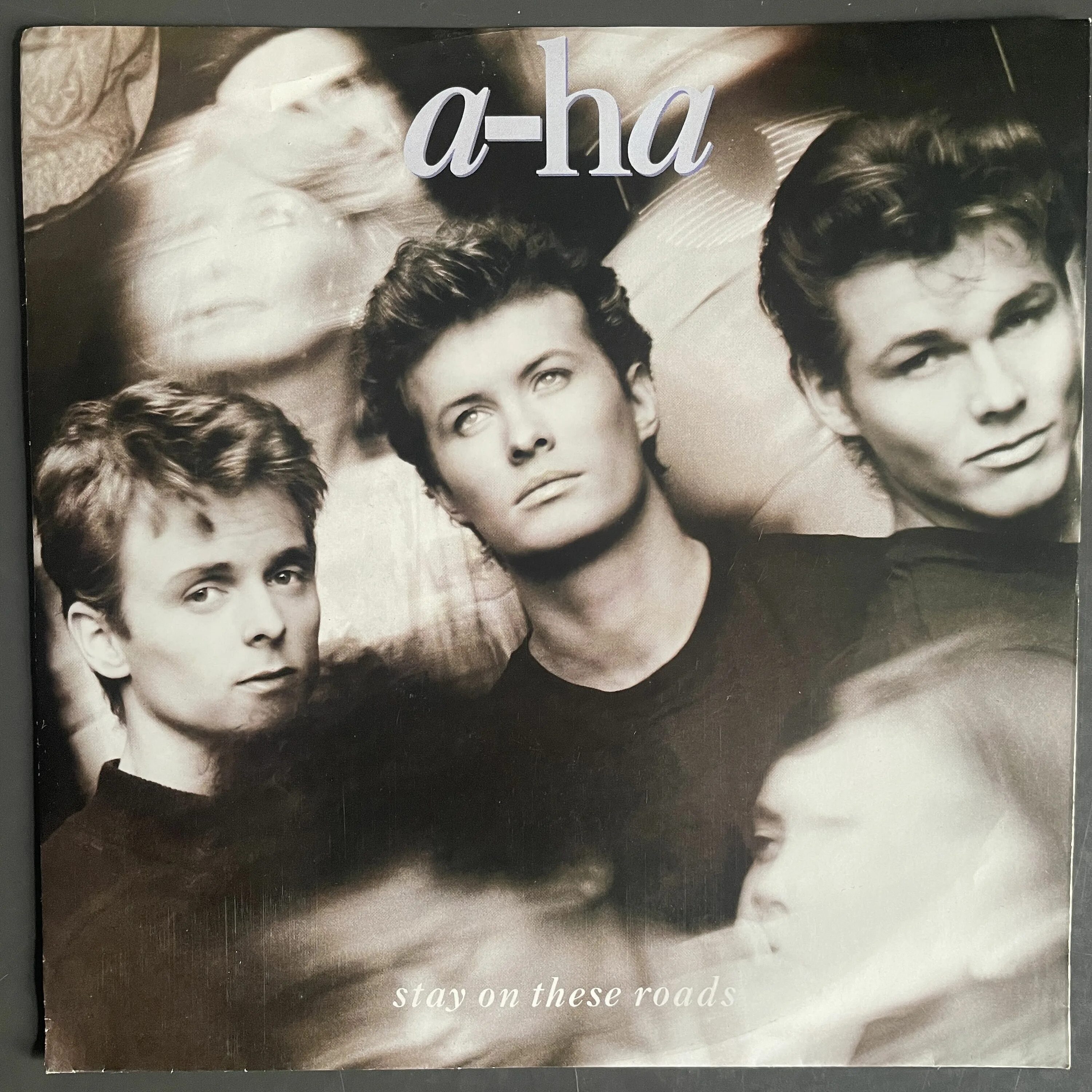 A-ha 1988. A-ha 1985. A ha 1985 пластинка. Группа a-ha 1990. Cd roads