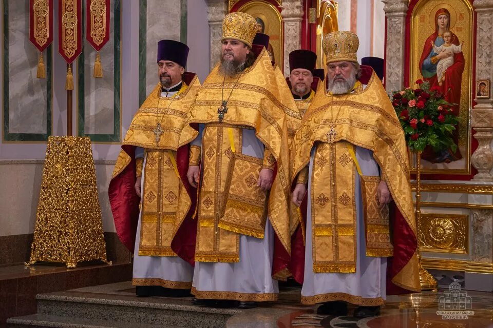 Викарий святейшего патриарха. Митрополит Дионисий управделами Московской Патриархии. Освящение собора Патриарх.