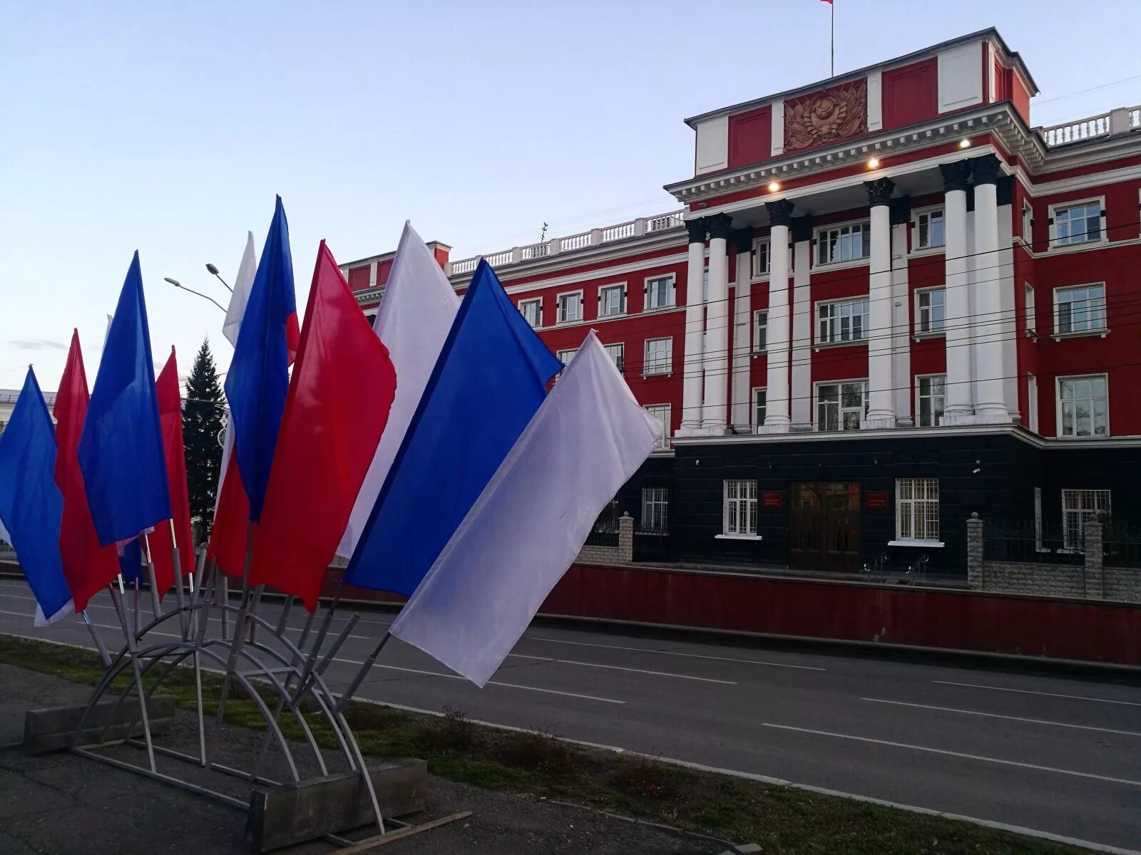 Краевой суд барнаул. Ленина 25 Барнаул. Алтайский краевой суд Алтайский край. Краевой суд Алтайского края здание.