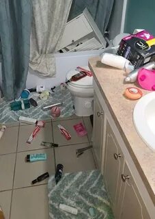 Упала в ванной