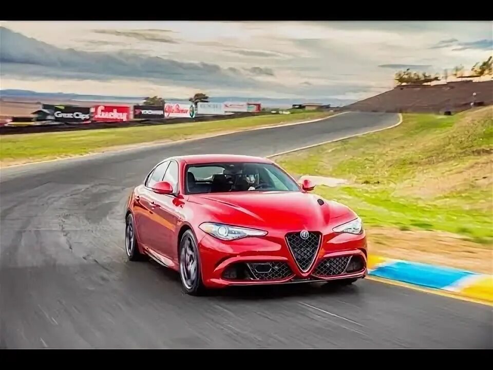 Alfa Romeo Giulia Quadrifoglio elected as "Sportscar of the Year" Alfa Romeo Ste