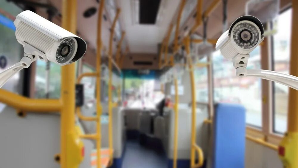 Видеокамера в автобусе. Видеокамера в автобусе. Инспектор видеомониторинга московский метрополитен. Carvis видеонаблюдение на транспорте. Видеонаблюдение для транспорта.