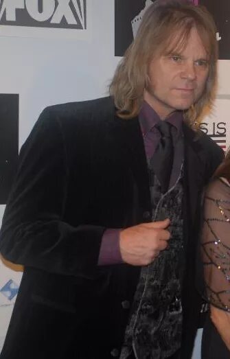 Sweet victory дэвид глен айли. Музыканта дэвида глена айсли. Дэвид глен айли и оливия хасси. Музыканта дэвида глена айсли. Дэвид гален айсли в молодости.