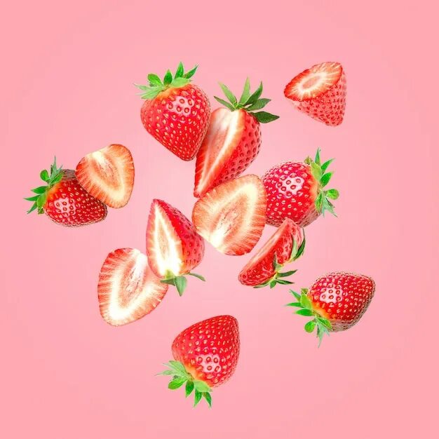 Летающая клубника. Клубника падает. Летающая клубника. Клубника. Клубника парит.