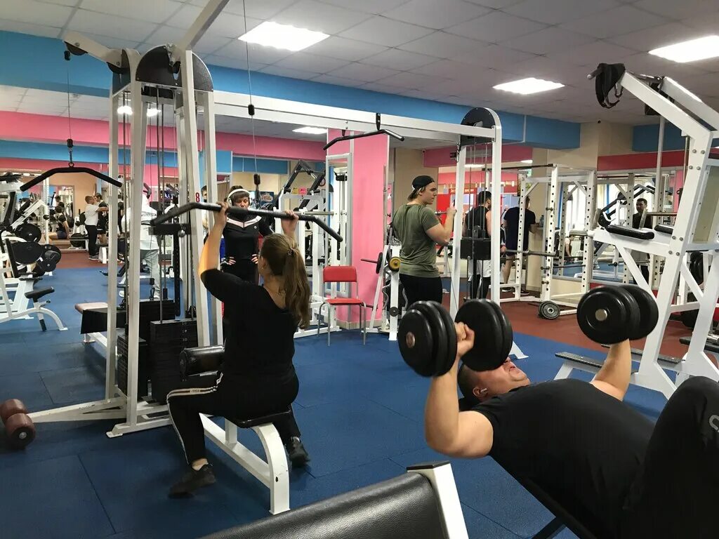 спортивный зал солнечный. солнечный ветер новозыбков спортзал. солнечный парк отель подмосковье фитнесс зал. солнечный отель спортзал. бульвар солнечный курган спортзал.