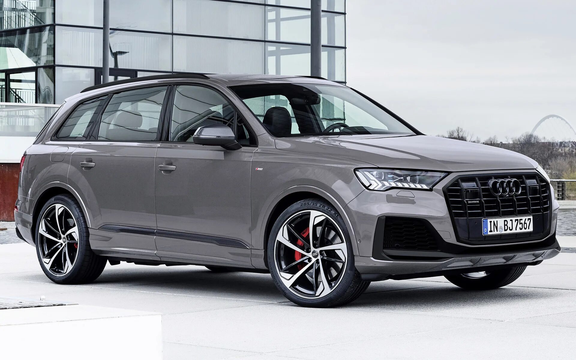 Q7 plus. Audi q7 2025. новый q7 2025. audi q7 s line 2025. audi q5 competition plus.