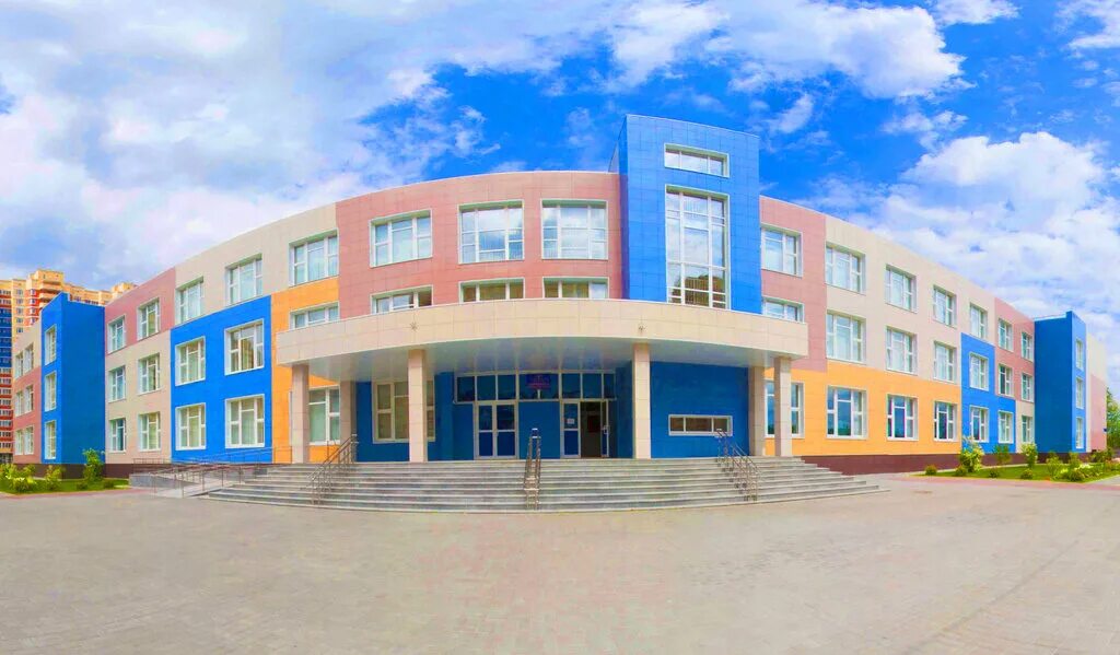 Школа 6 казань. Школьники в классе. Школа 28 названа в честь. Школа 1174 москва. Школа 666 москва.