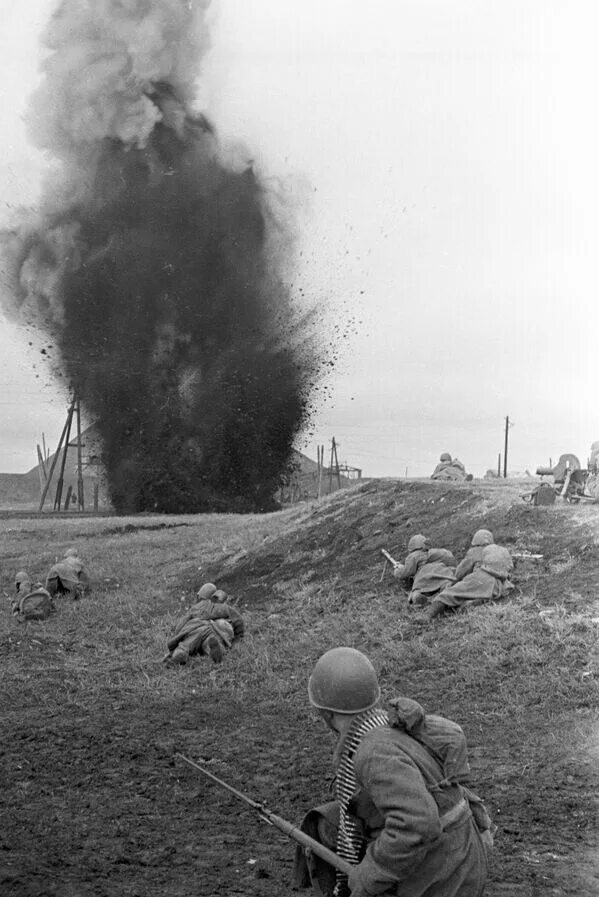 Освобождение донбасса 1943. Освобождение донбасса 1943 год. Освобождение донбасса 1943 год. Донбасская операция 1943. Стихи об освобождении донбасса.