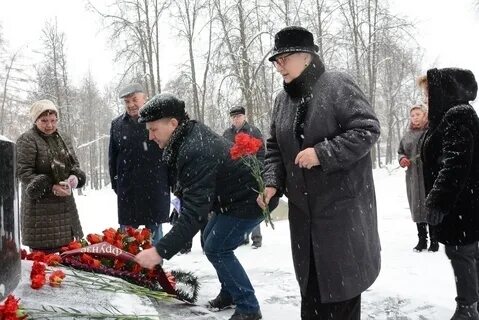 Память м