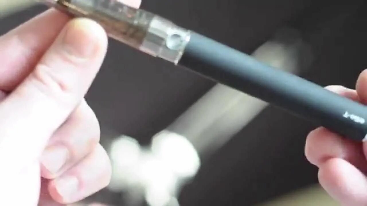 Электронные сигареты видеоролики монта. Бросайте курить электронные сигареты. Электронная сигарета разобранная. Как пользоваться электронной сигаретой видео. Запрет электронных сигарет.