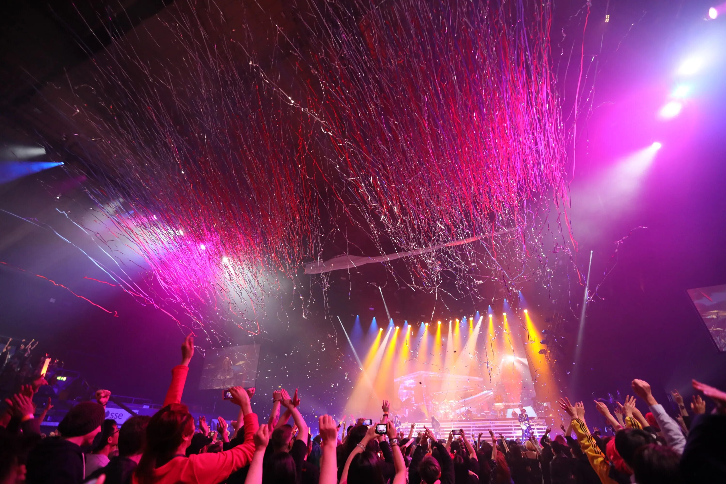 Wembley Arena Concert. Концерт в Японии. Японские концерты. Концерт в Японии рок. Concert japan